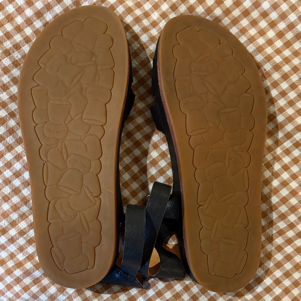 Kork-Ease Black Audrina Leather Sandals - Picture 5 of 6